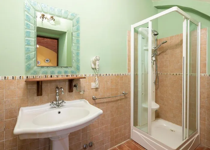 Cinque Querci, Lucignano * Pieve Vecchia